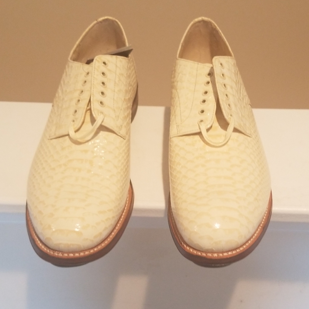Dress shoes
